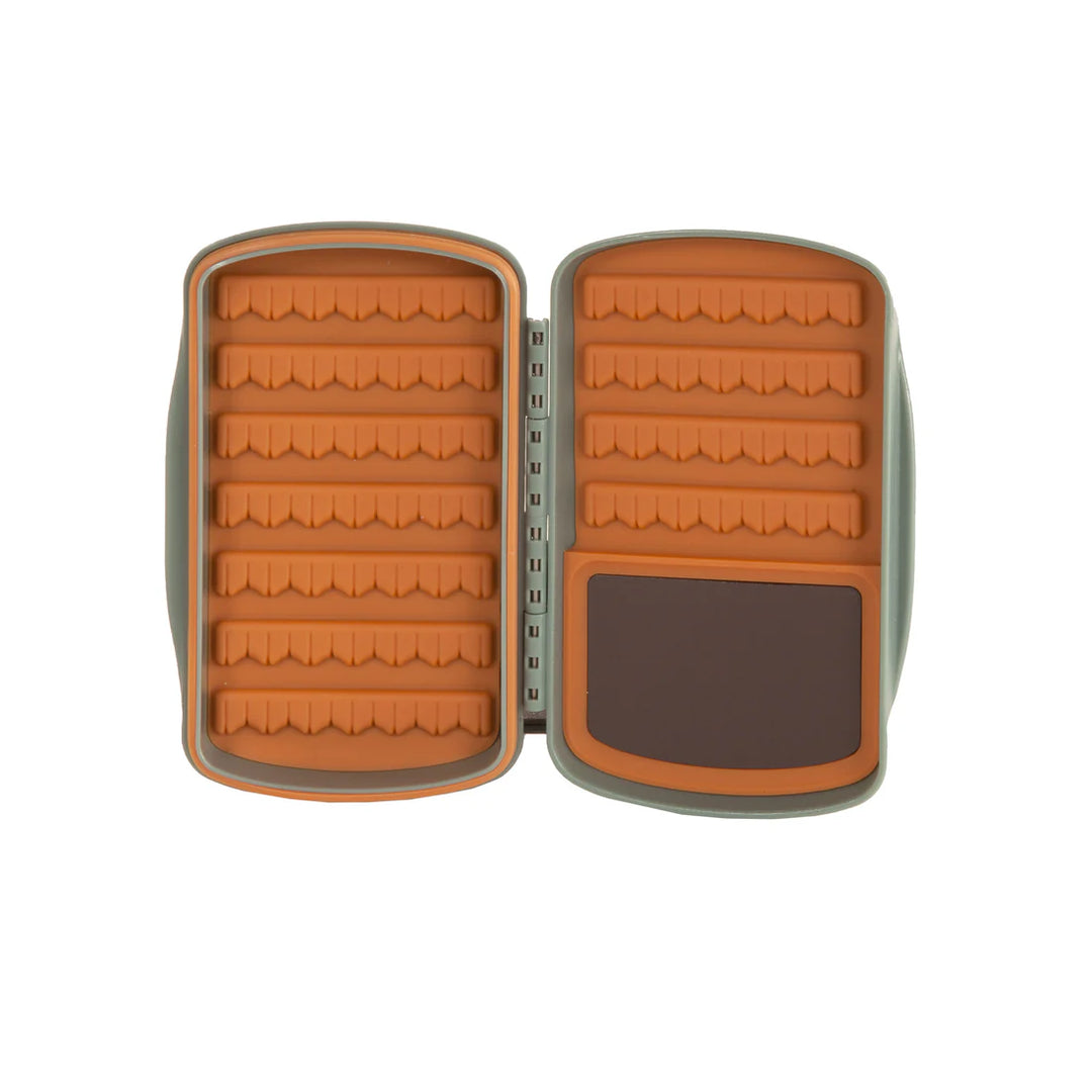 Fishpond Tacky Pescador Fly Box, Magpad