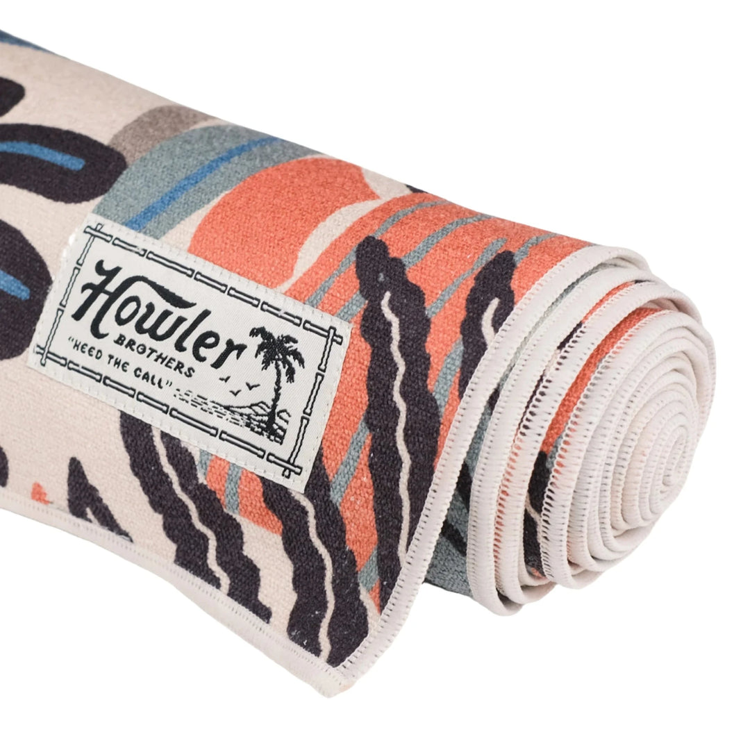 Howler Brothers McKinney Microfiber Towel, Everglades, detail